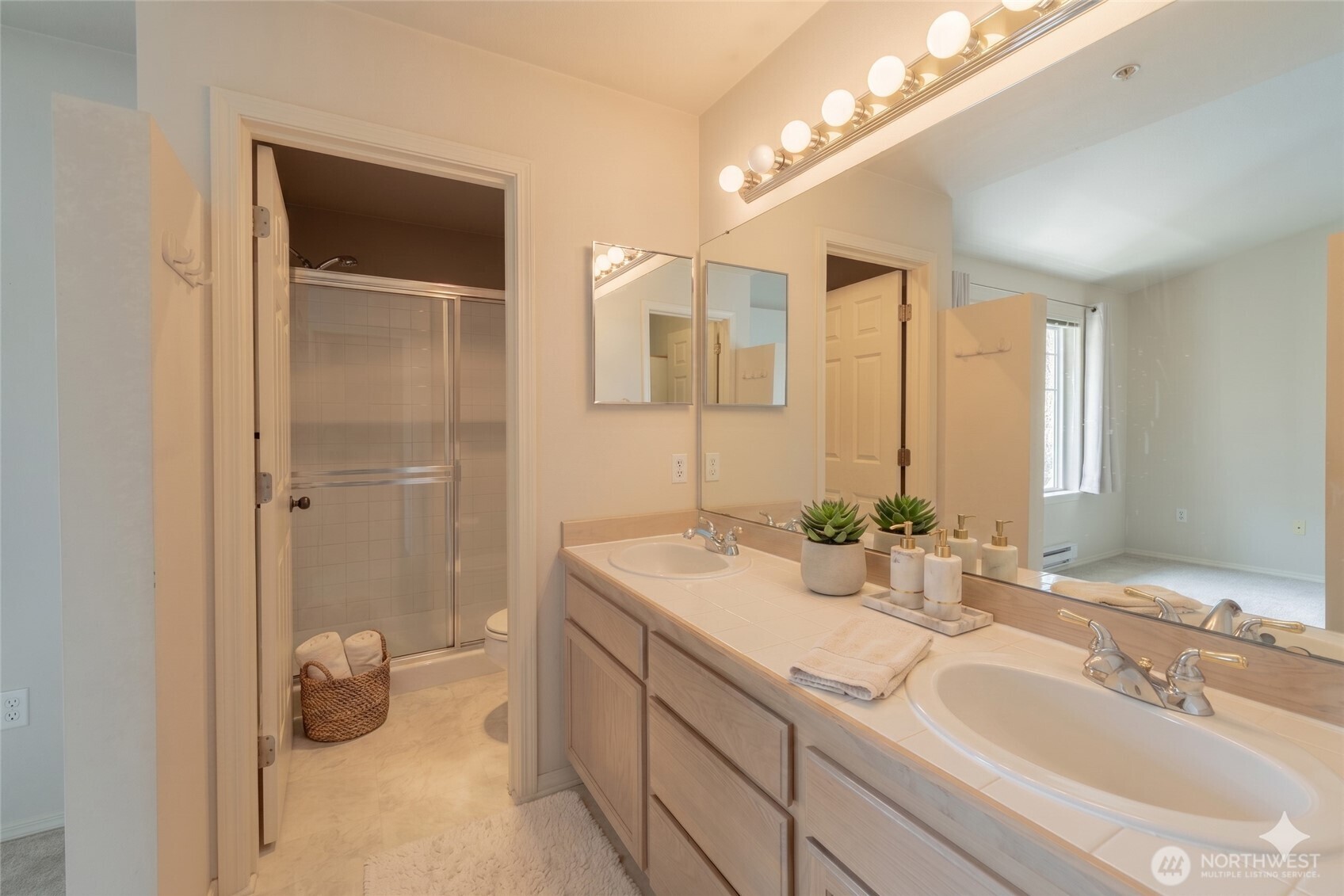 5400 Harbour Pointe Boulevard #J202, Mukilteo, WA 98275