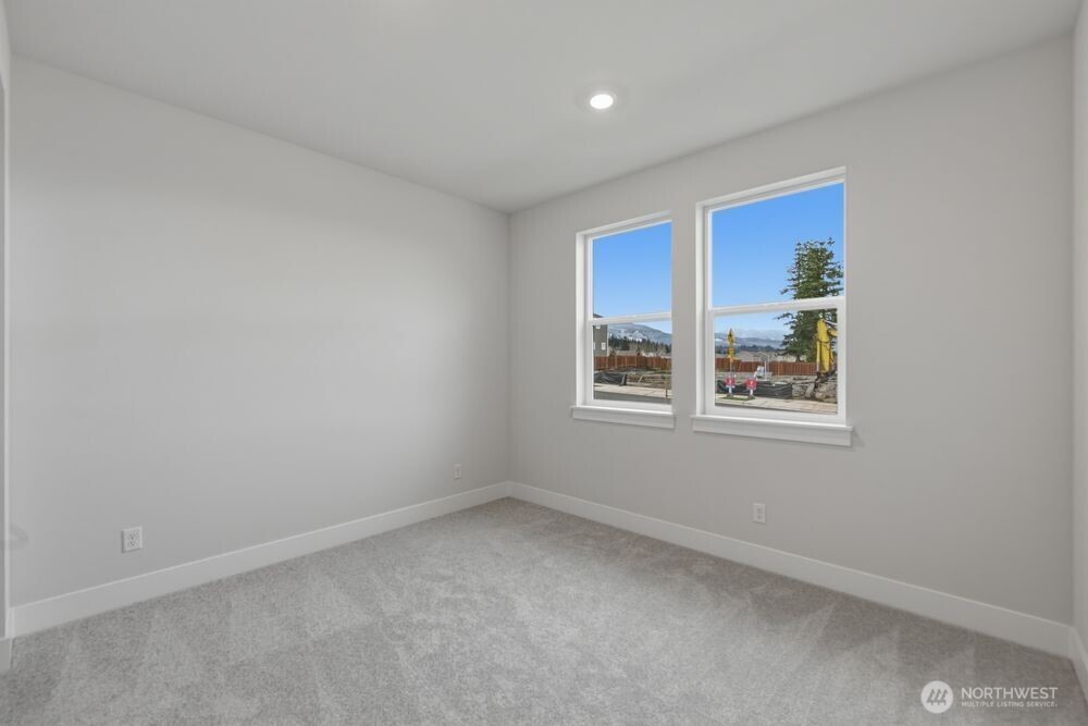 671 Barquist Lane N, Enumclaw, WA 98022
