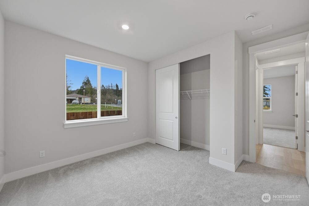 671 Barquist Lane N, Enumclaw, WA 98022