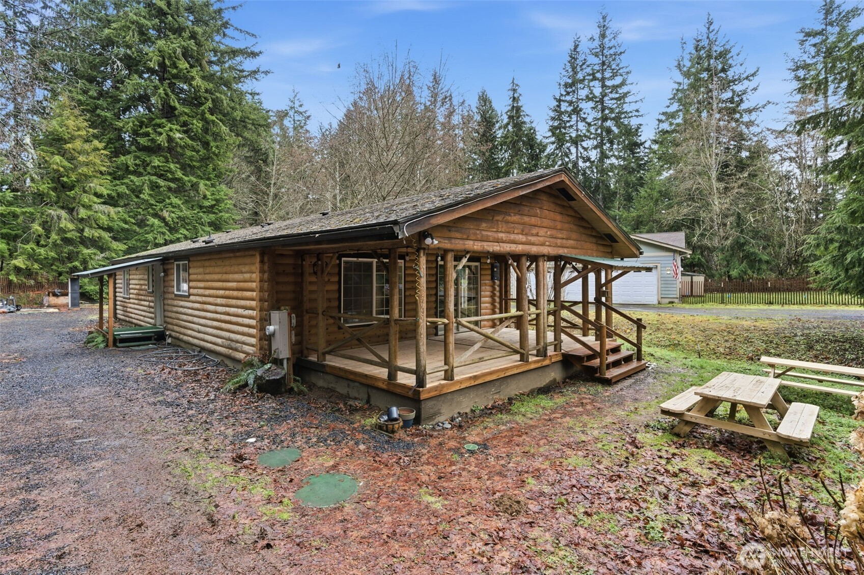 101 N Duckabush Drive N, Hoodsport, WA 98548