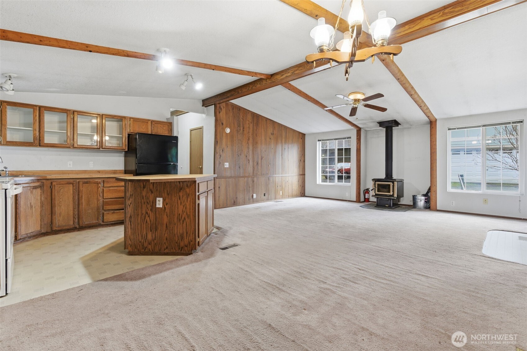 101 N Duckabush Drive N, Hoodsport, WA 98548