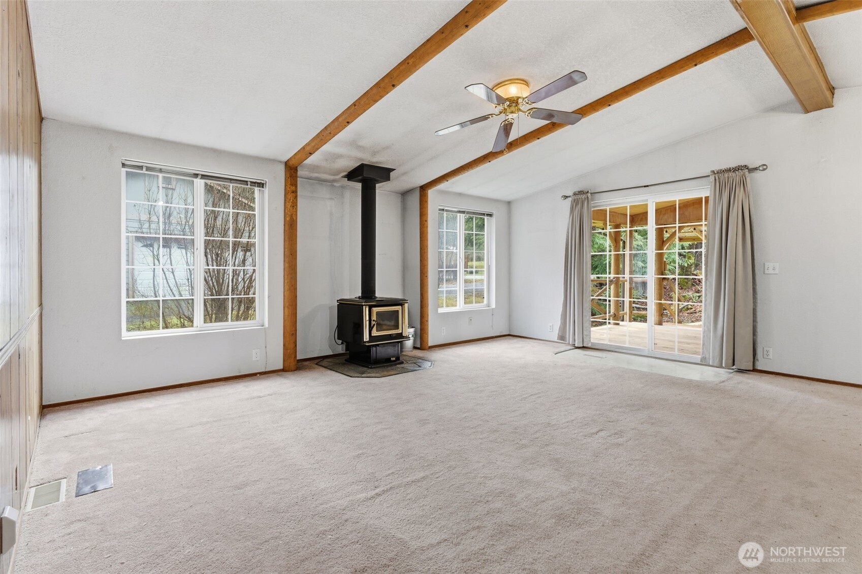 101 N Duckabush Drive N, Hoodsport, WA 98548