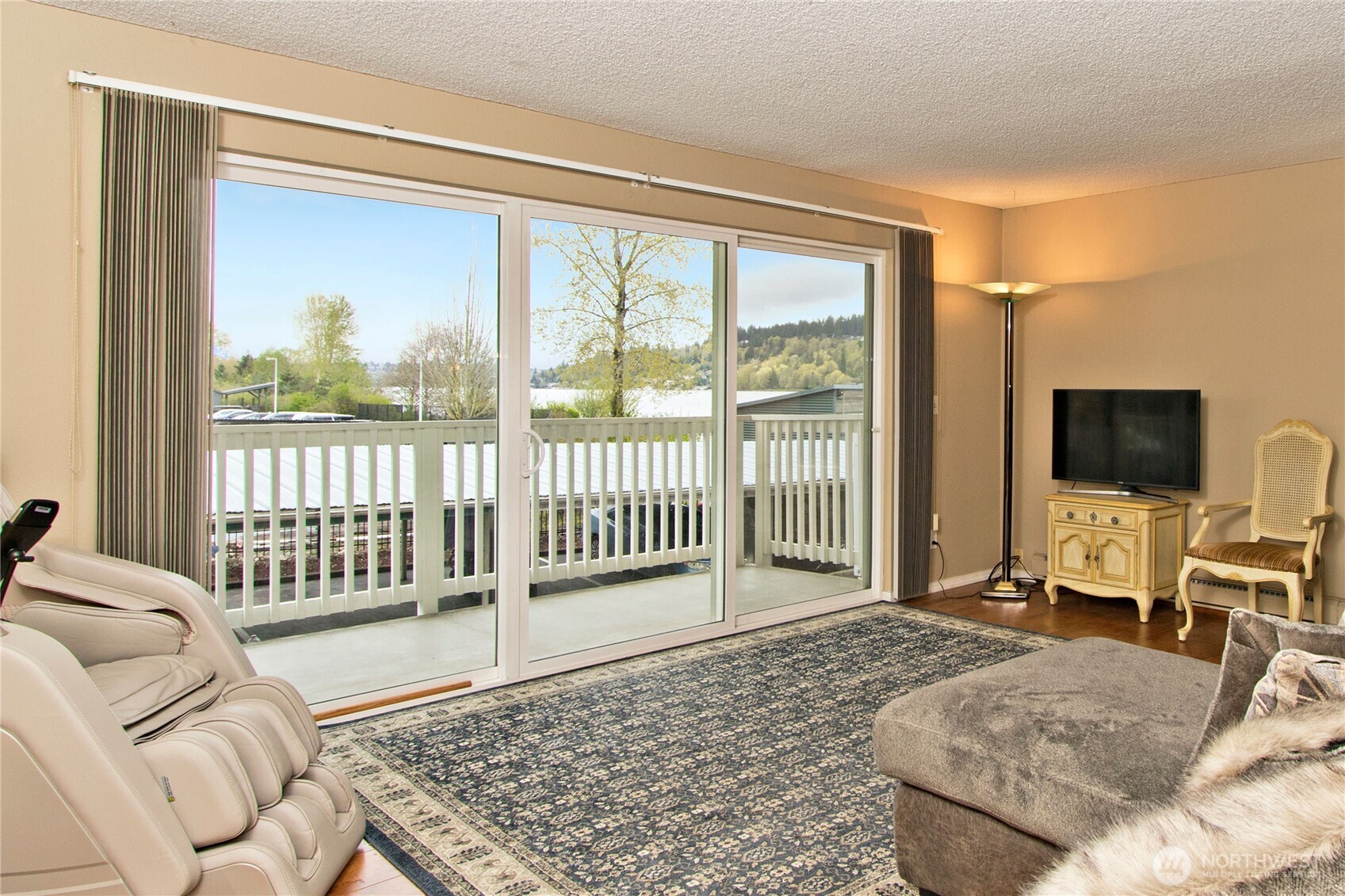 5021 Ripley Lane N #102, Renton, WA 98056