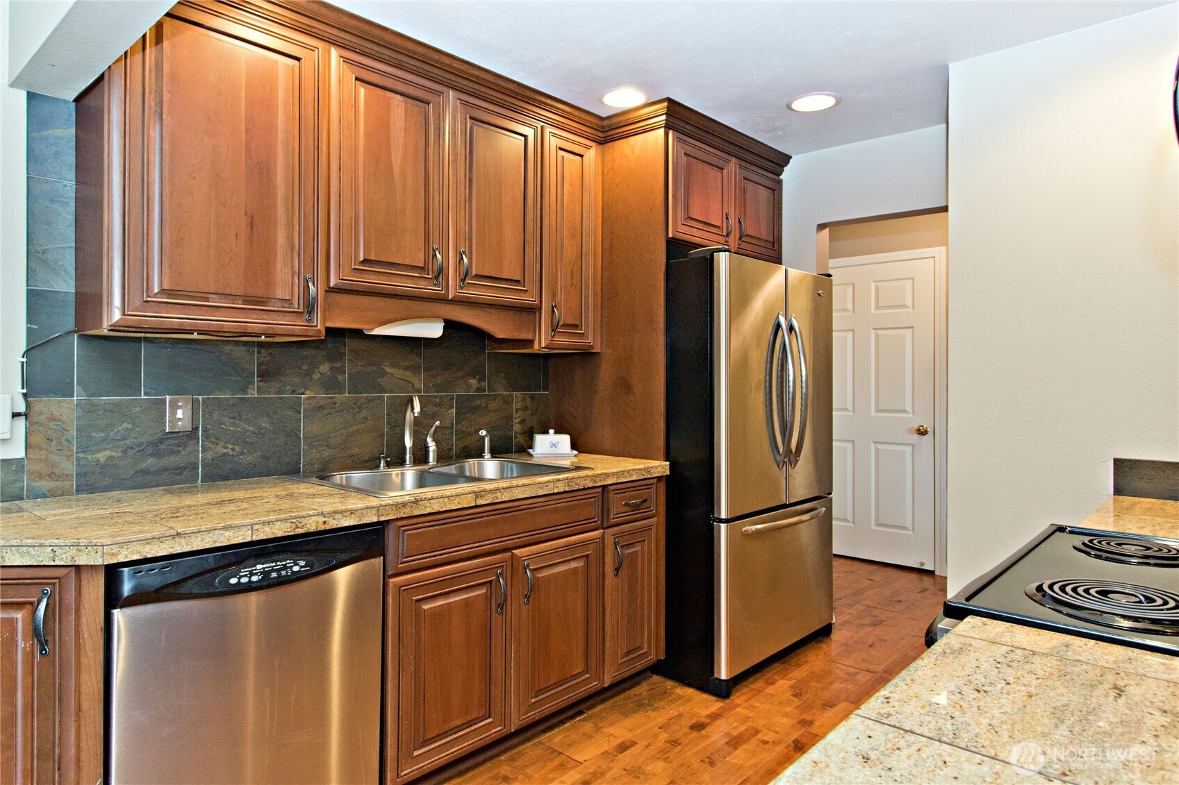 5021 Ripley Lane N #102, Renton, WA 98056