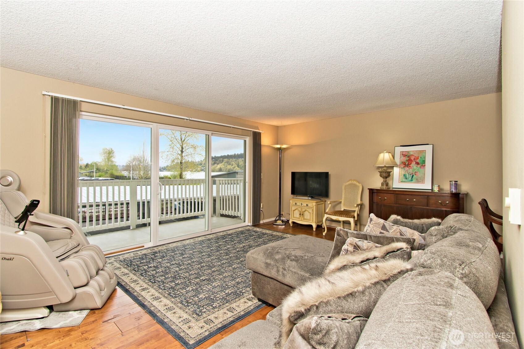5021 Ripley Lane N #102, Renton, WA 98056