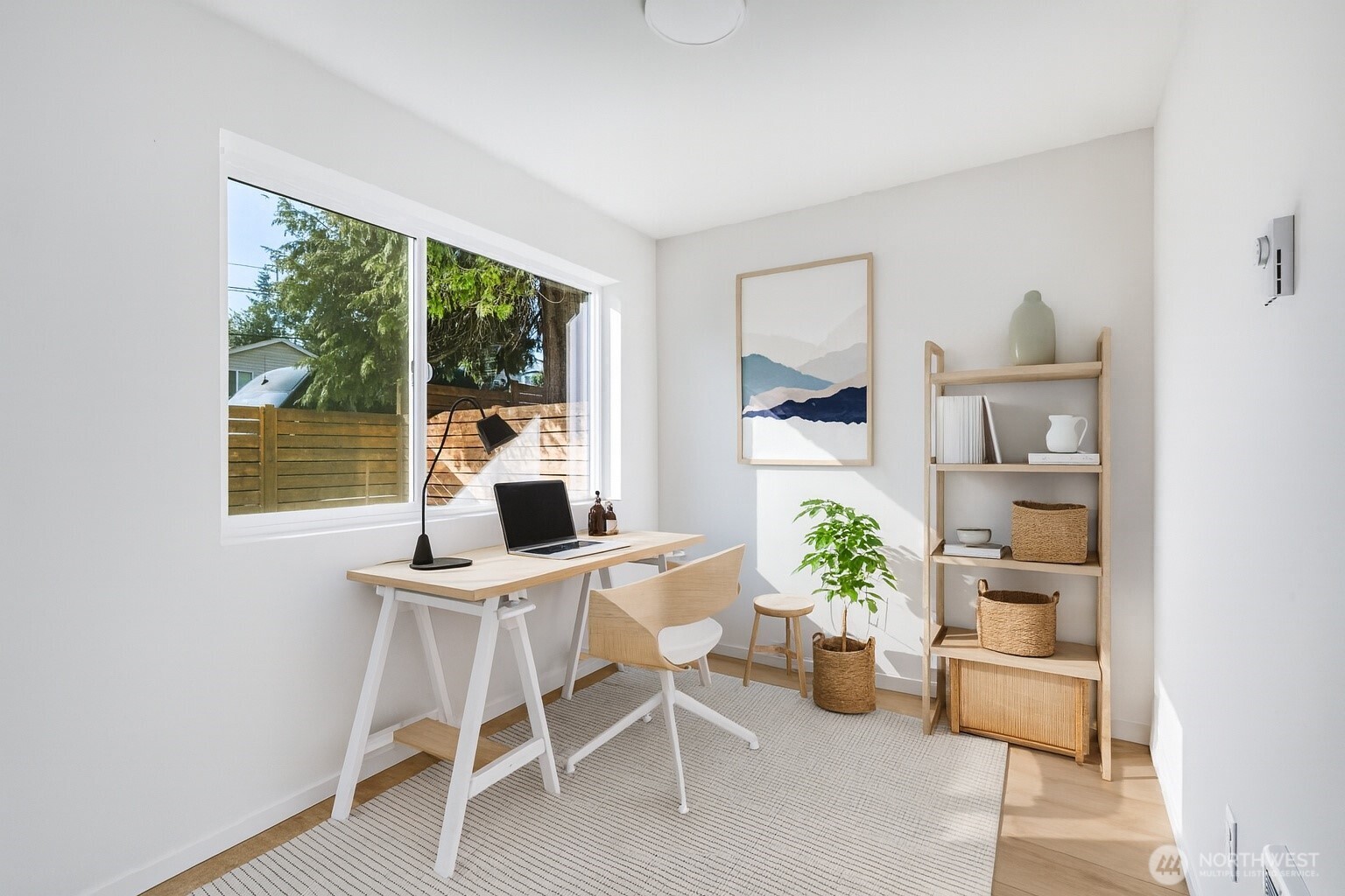 902 N 107th Street , Seattle, WA 98133-8871