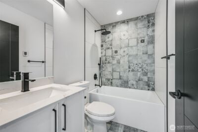 902 N 107th Street , Seattle, WA 98133-8871 - Photo 4