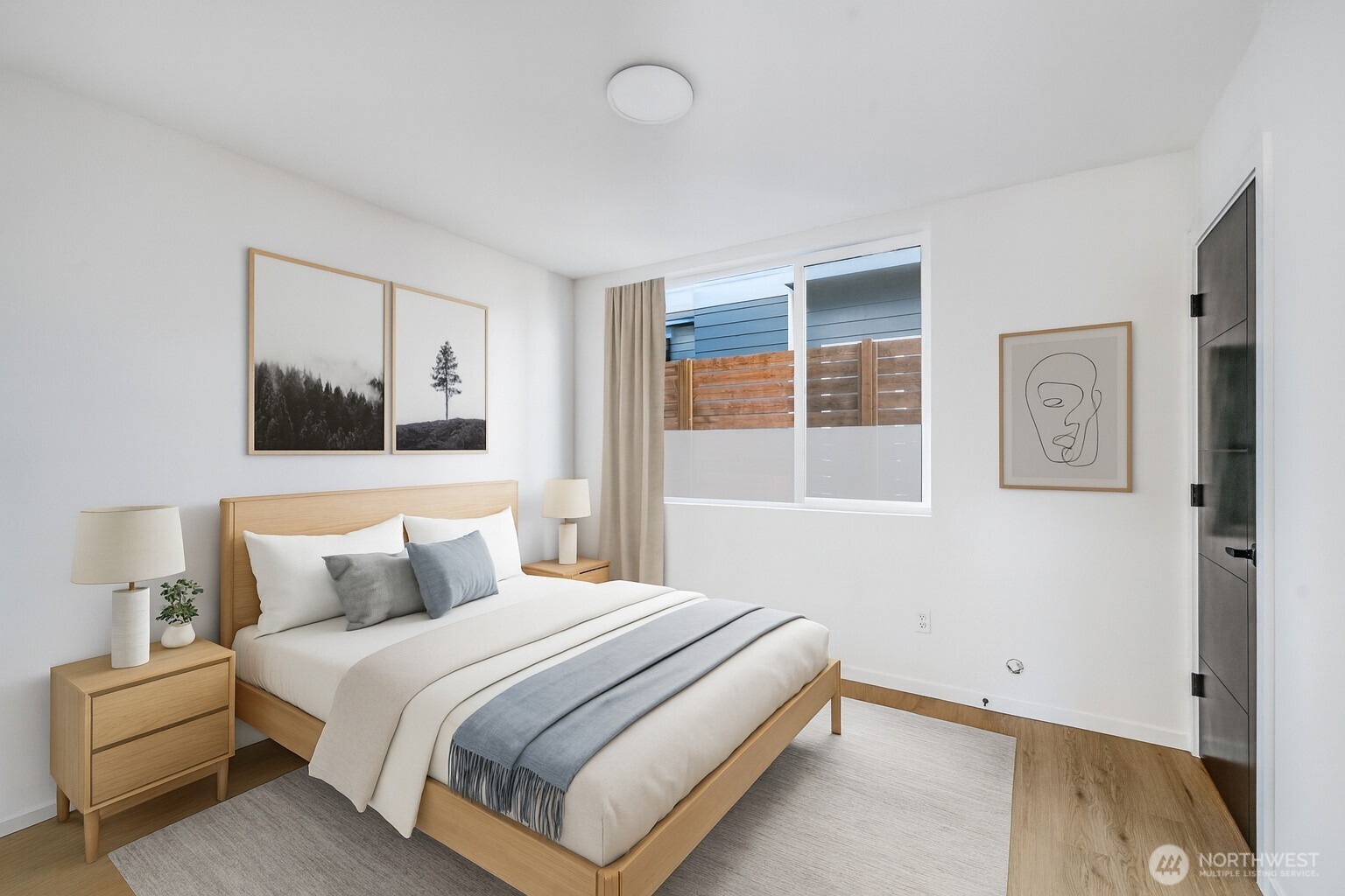 902 N 107th Street , Seattle, WA 98133-8871