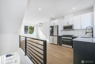 902 N 107th Street , Seattle, WA 98133-8871 - Photo 6