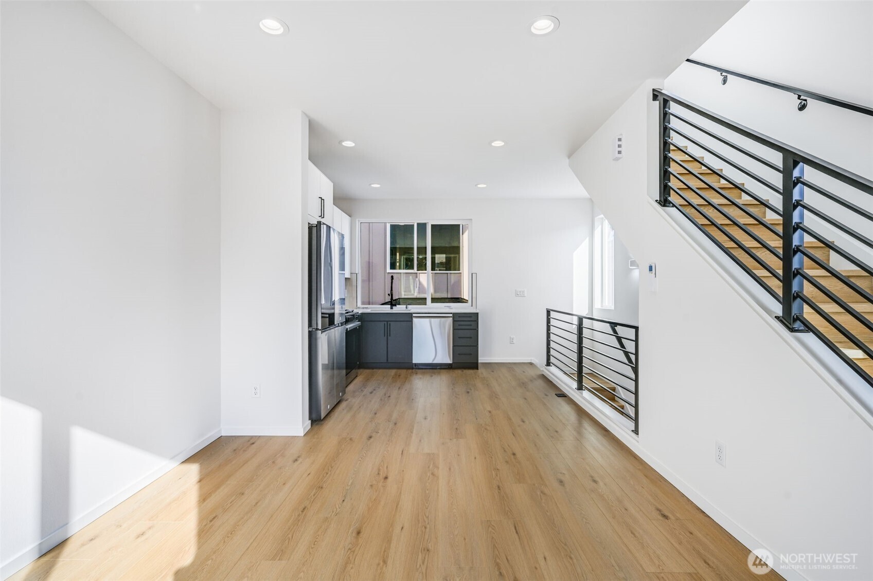 902 N 107th Street , Seattle, WA 98133-8871