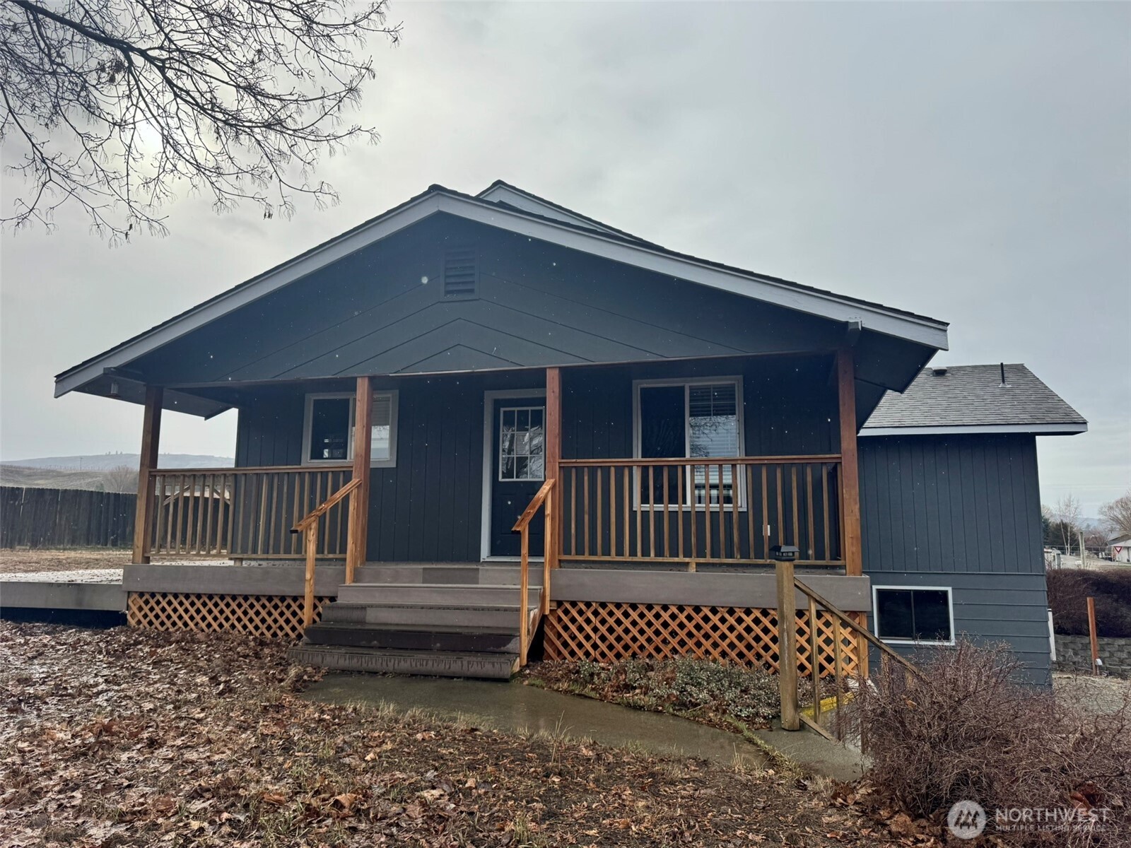 21 Orchard Loop Road N, Tonasket, WA 98855