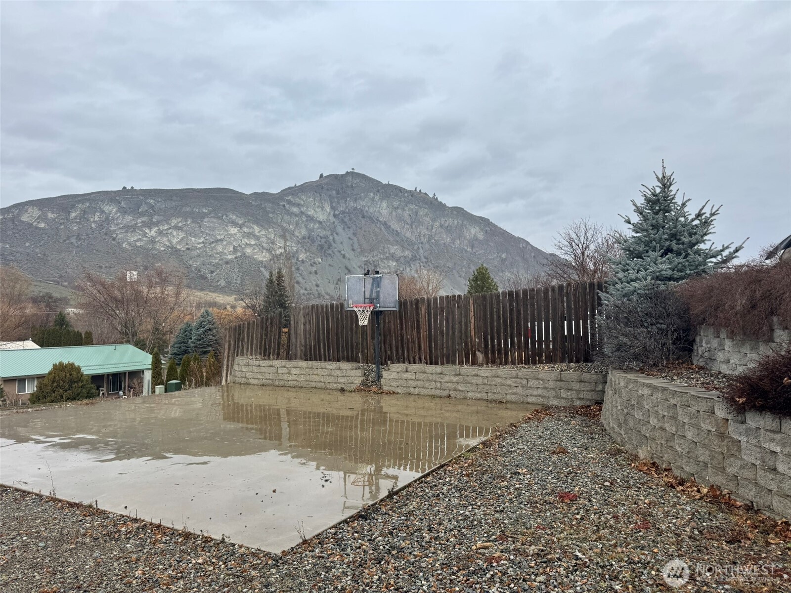 21 Orchard Loop Road N, Tonasket, WA 98855