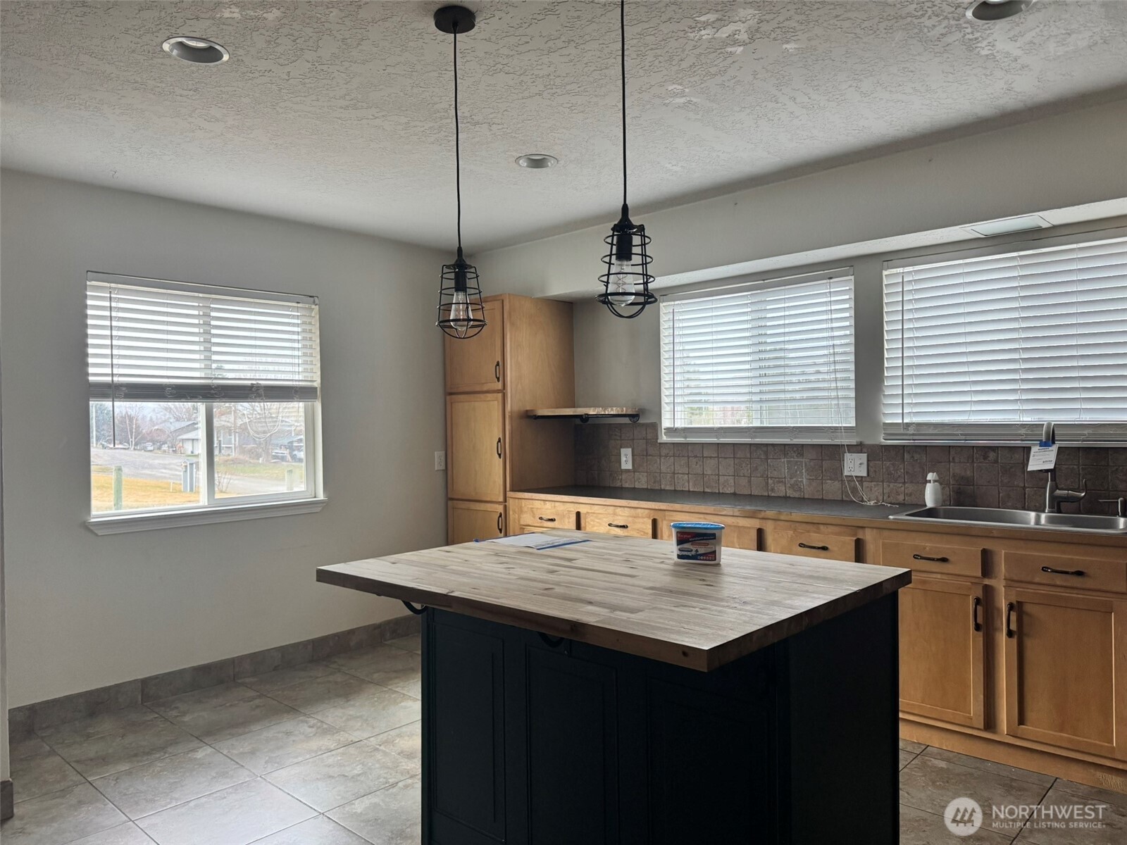 21 Orchard Loop Road N, Tonasket, WA 98855