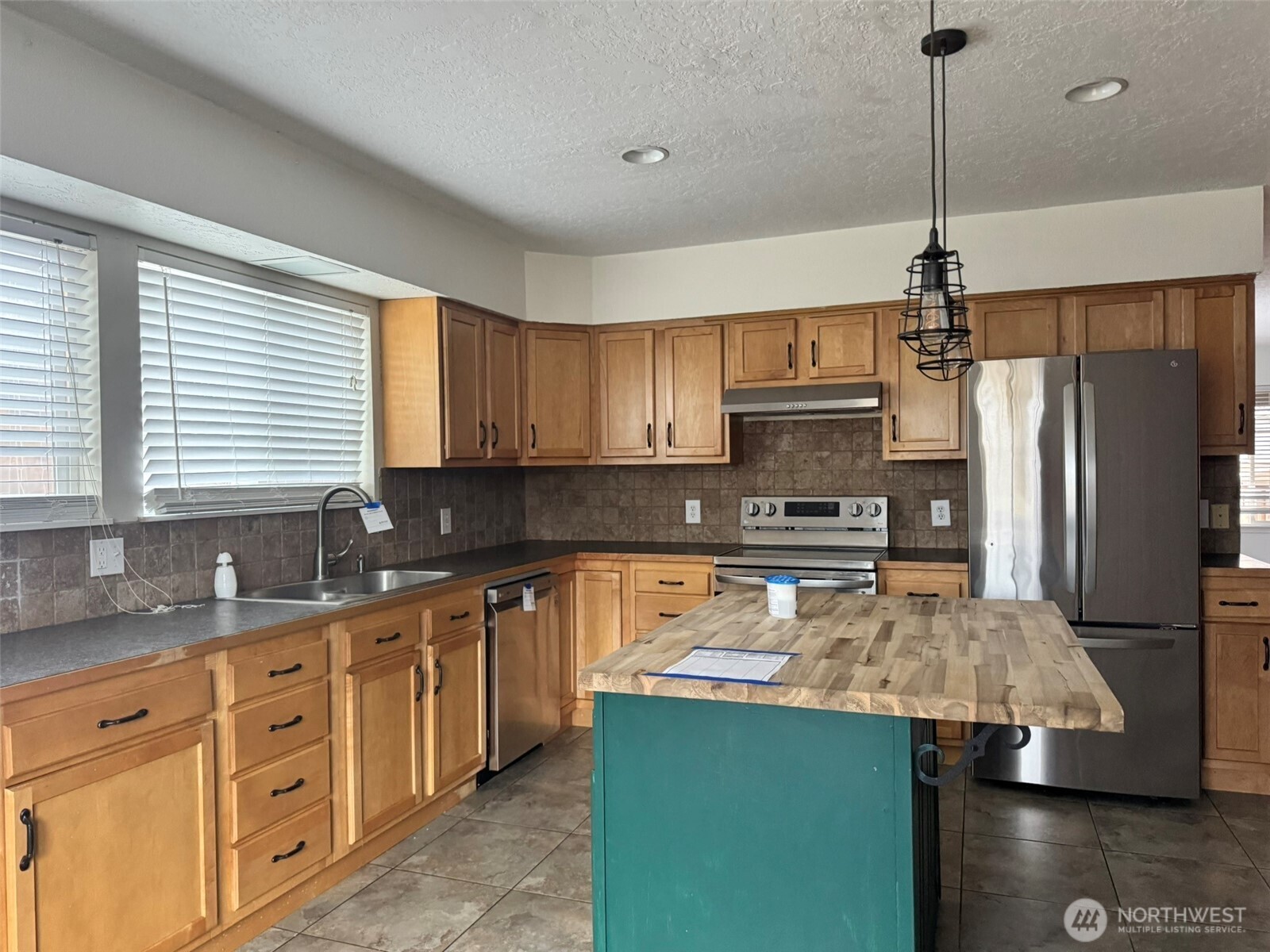 21 Orchard Loop Road N, Tonasket, WA 98855