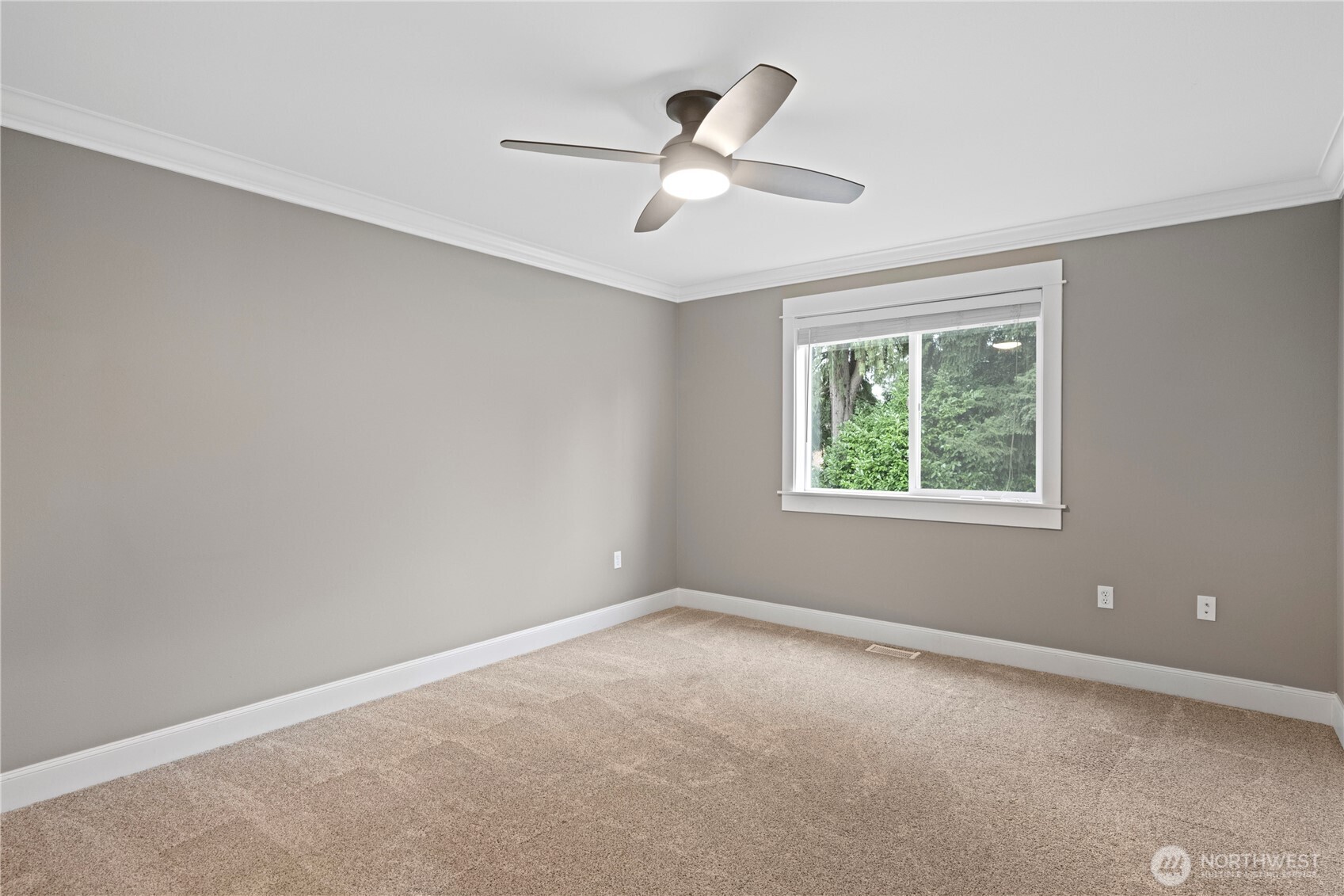 12411 NE 108th Place , Kirkland, WA 98033