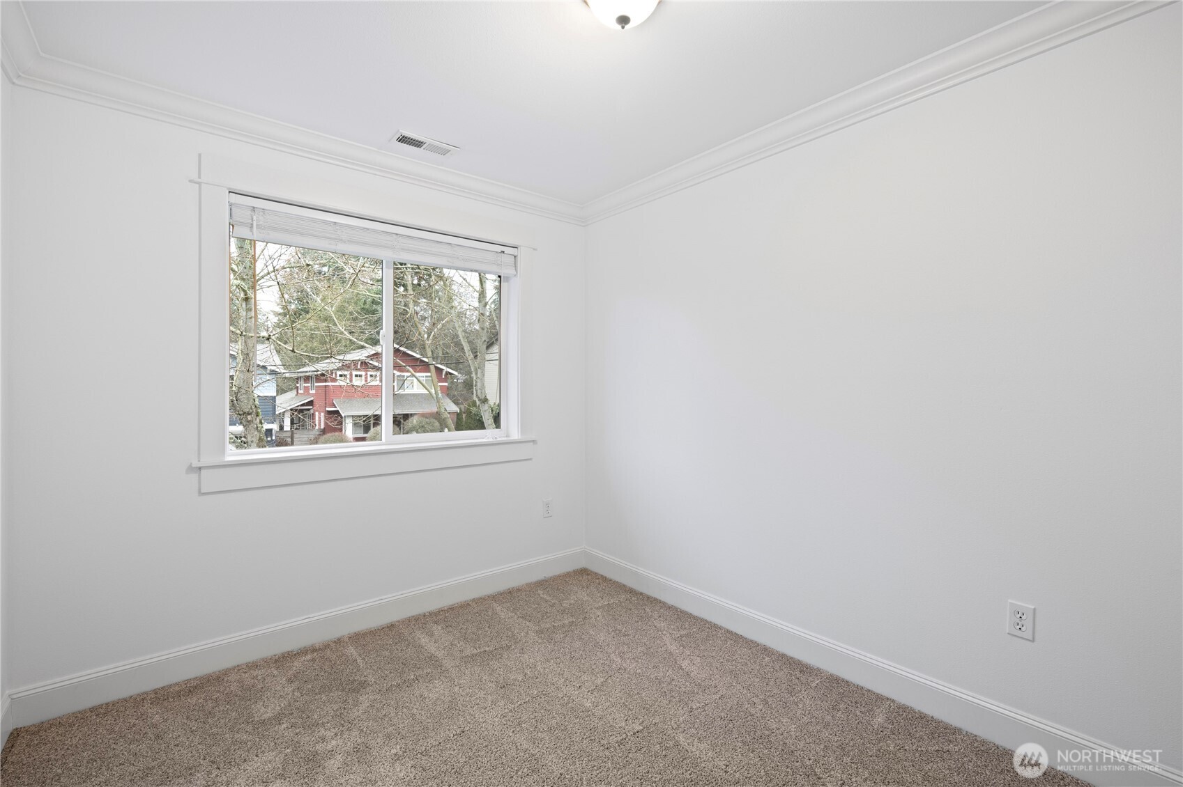 12411 NE 108th Place , Kirkland, WA 98033