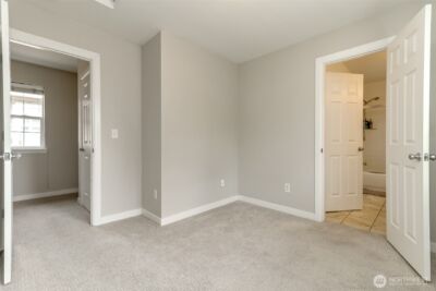 10426 17th Avenue SW #10426, Seattle, WA 98146-1306 - Photo 32