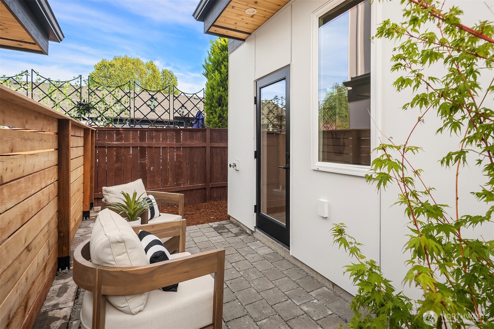 9006 5th Avenue S, Seattle, WA 98108