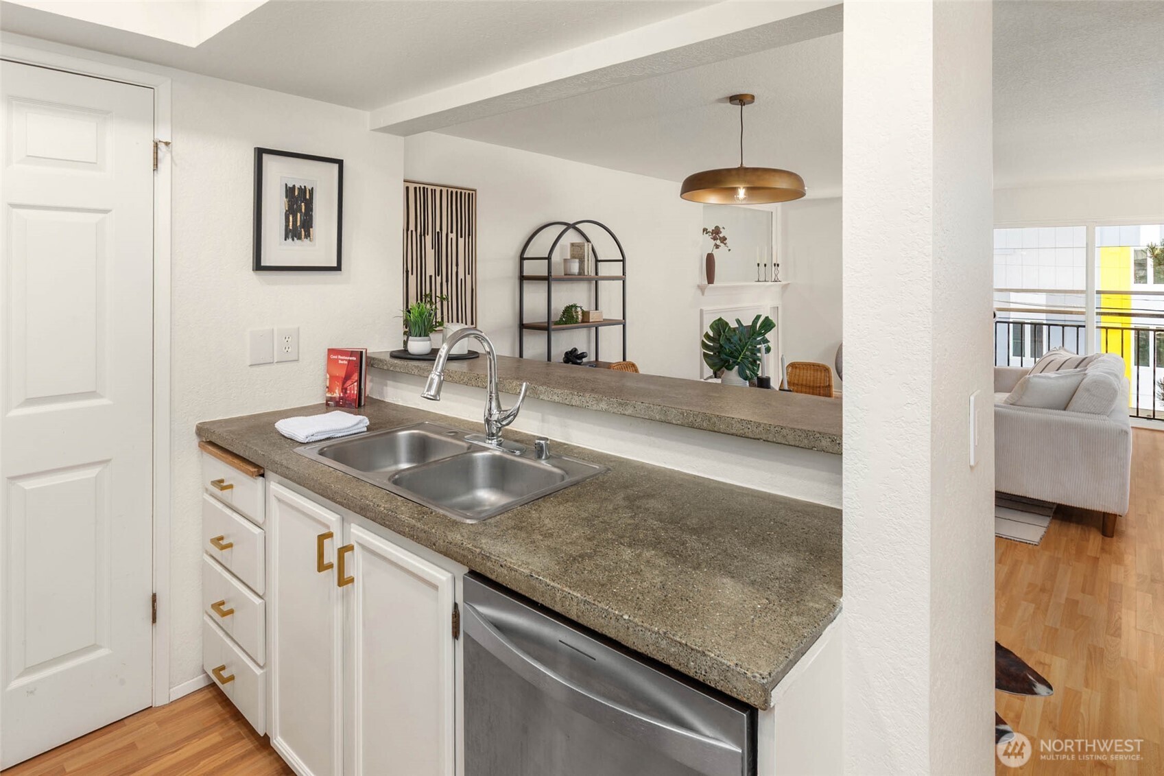 5901 Phinney Avenue N #302, Seattle, WA 98103