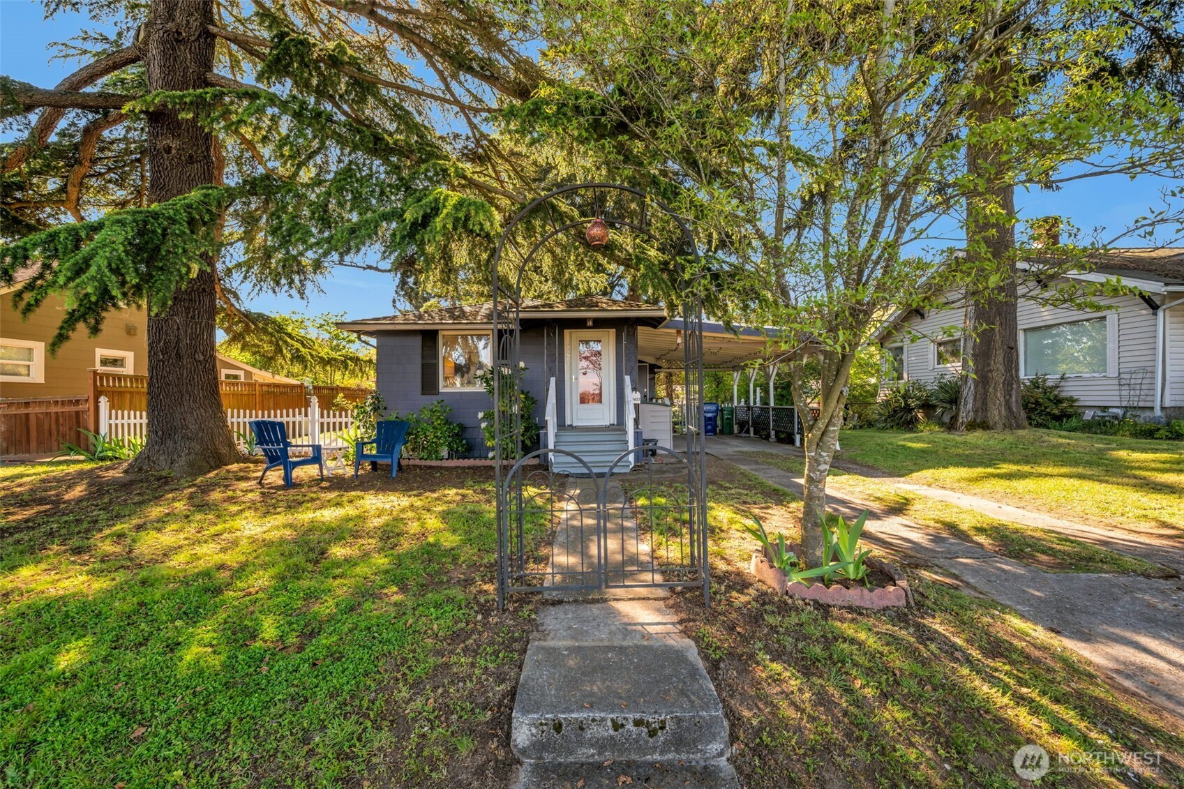 8427 30th Avenue SW, Seattle, WA 98126