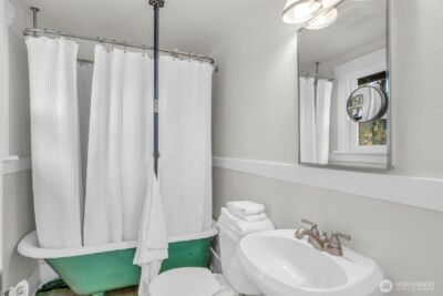 8427 30th Avenue SW, Seattle, WA 98126 - Photo 10