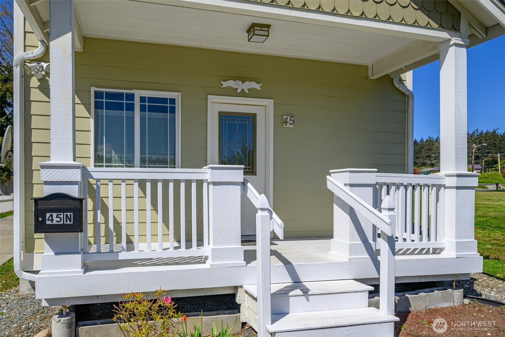 45 N Oak Harbor Street , Oak Harbor, WA 98277