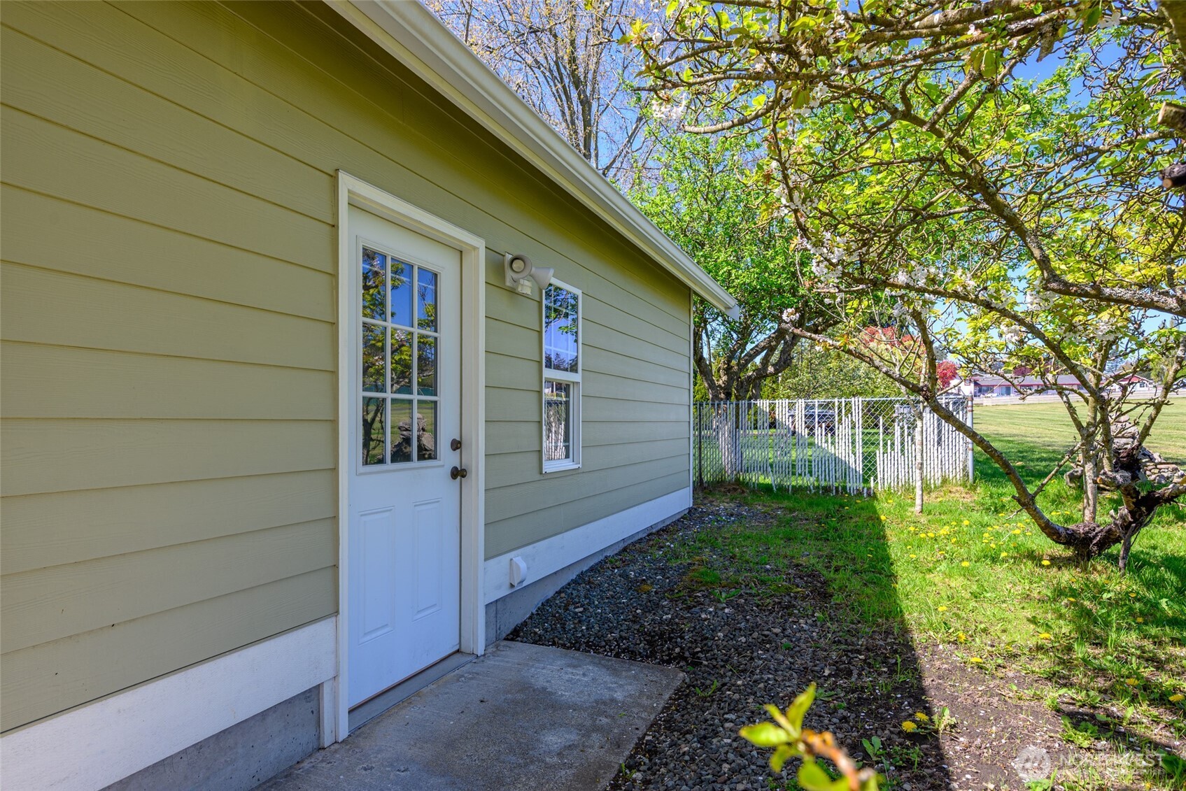 45 N Oak Harbor Street , Oak Harbor, WA 98277