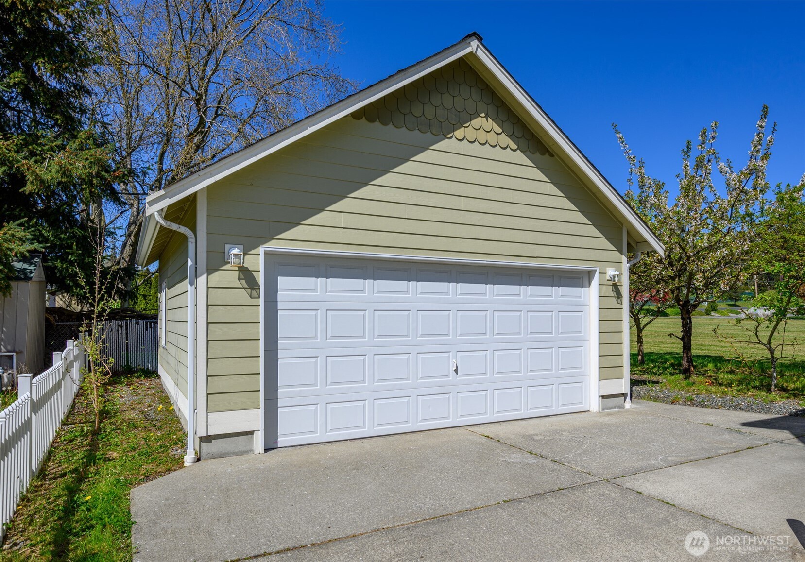 45 N Oak Harbor Street , Oak Harbor, WA 98277