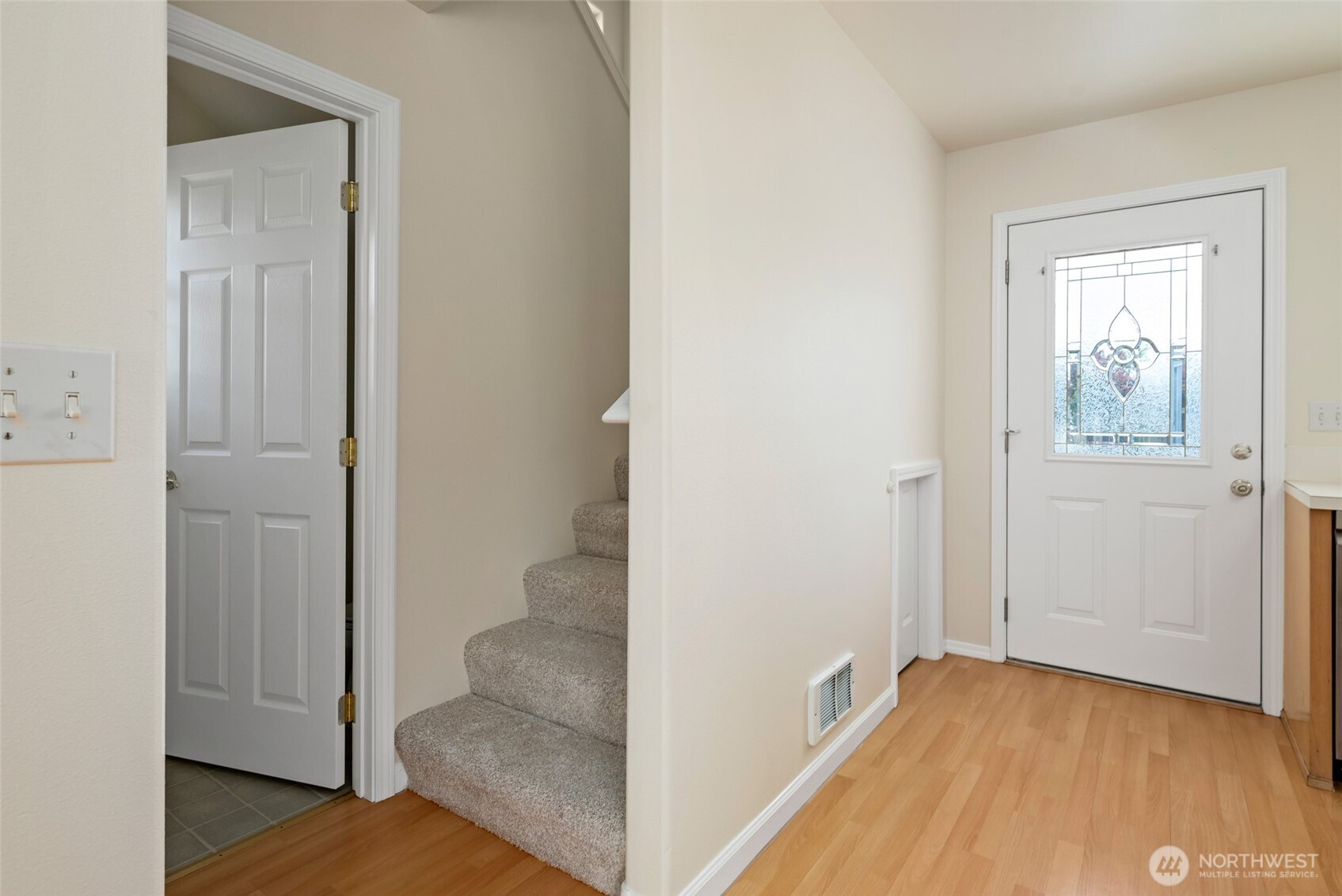 45 N Oak Harbor Street , Oak Harbor, WA 98277