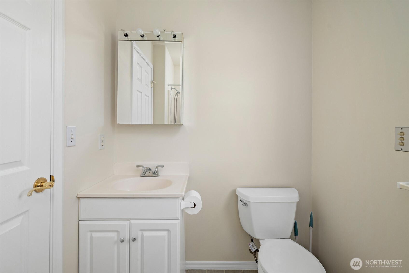 45 N Oak Harbor Street , Oak Harbor, WA 98277