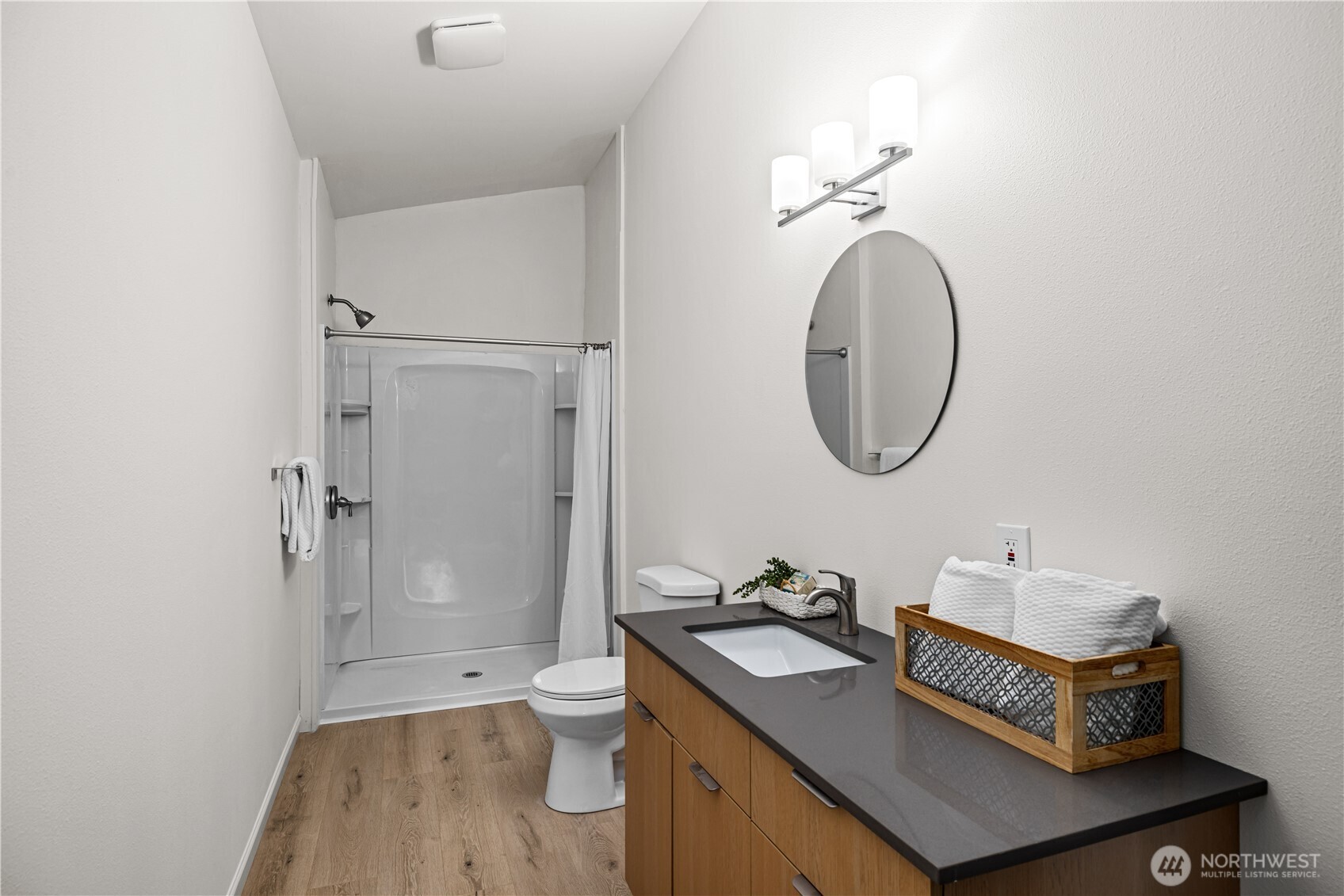 7200 NE Day Road W, Bainbridge Island, WA 98110