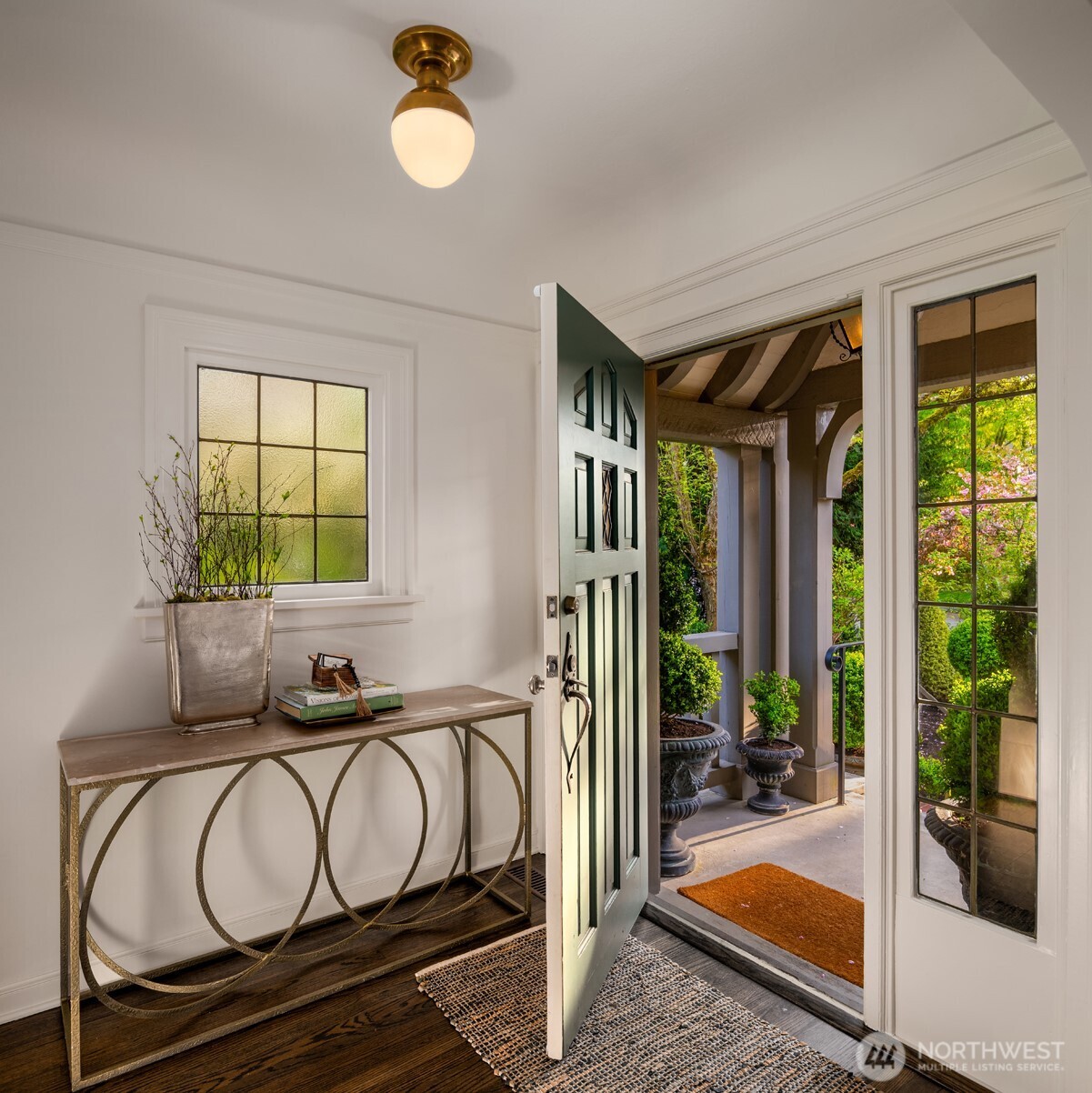 1206 37th Avenue E, Seattle, WA 98112