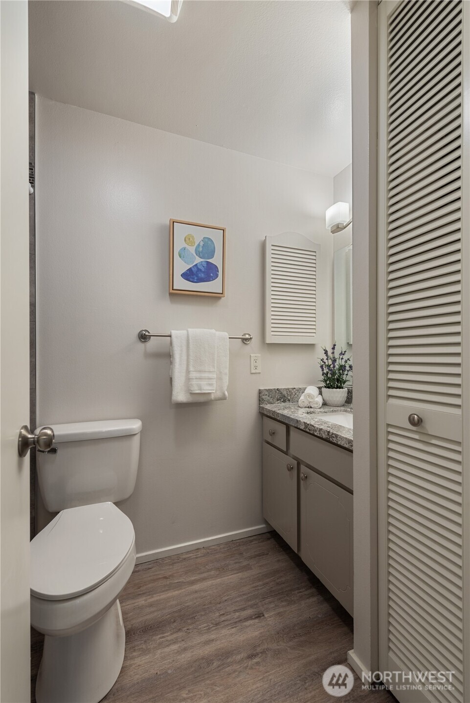 11006 NE 68th Street #812, Kirkland, WA 98033