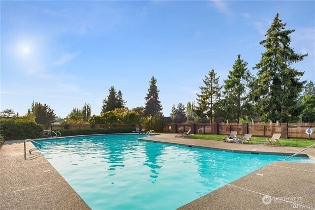 11006 NE 68th Street #812, Kirkland, WA 98033