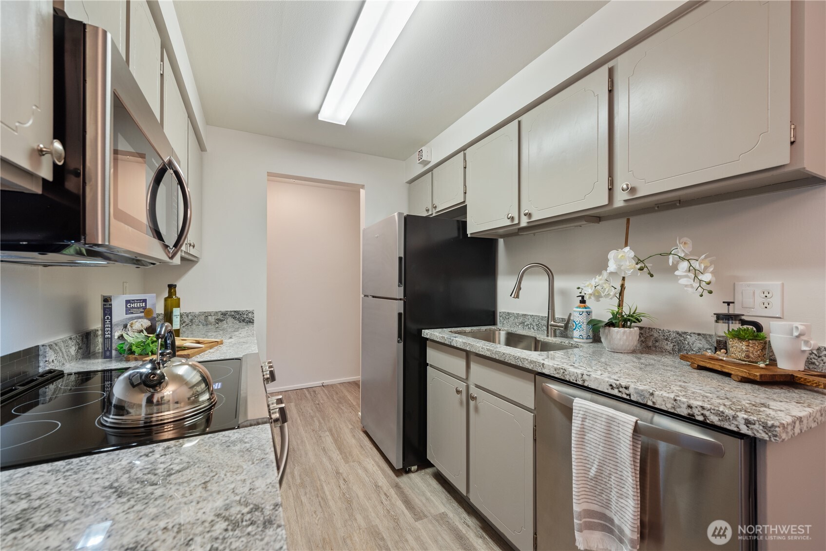 11006 NE 68th Street #812, Kirkland, WA 98033