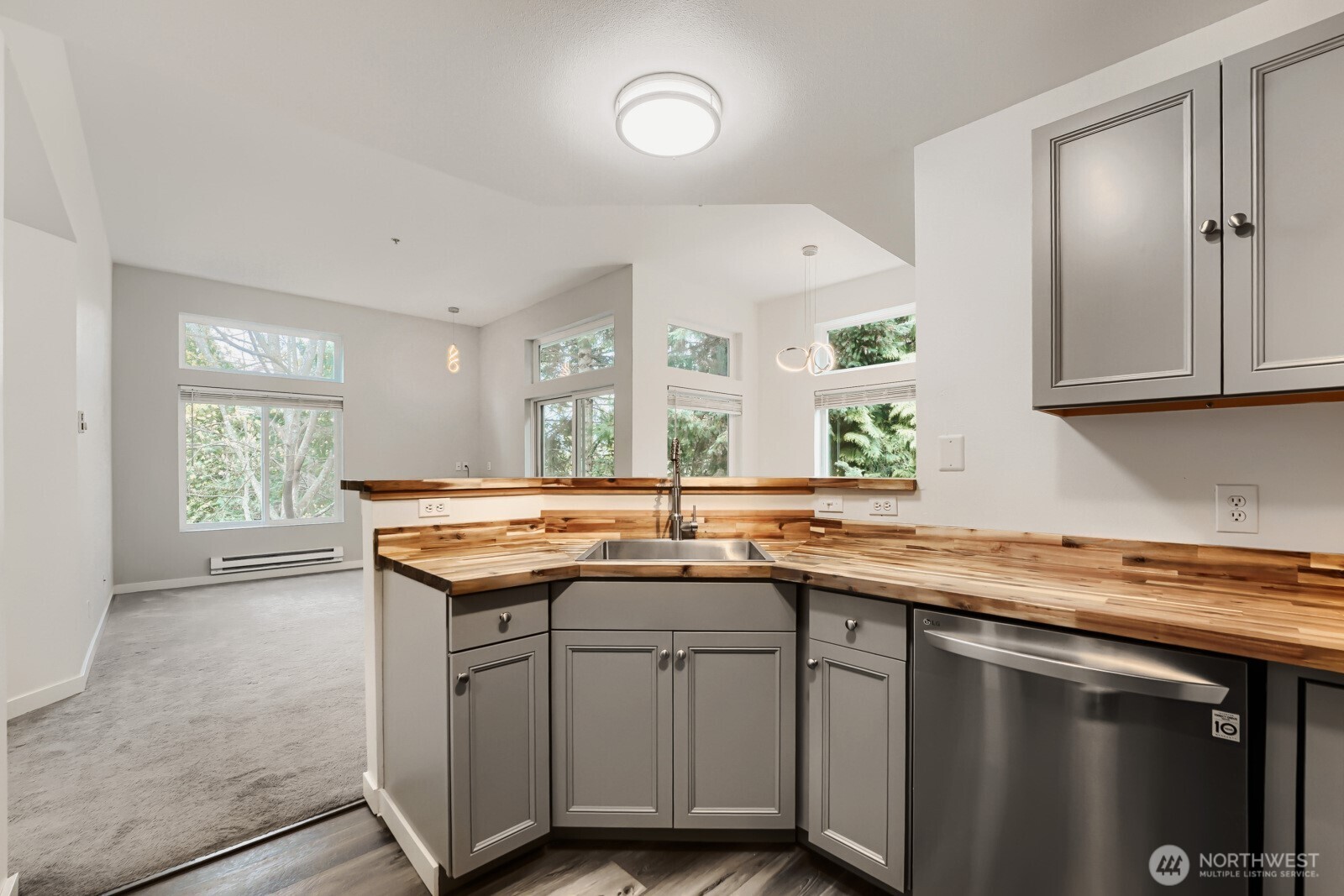 22122 41st Avenue S #304, Kent, WA 98032