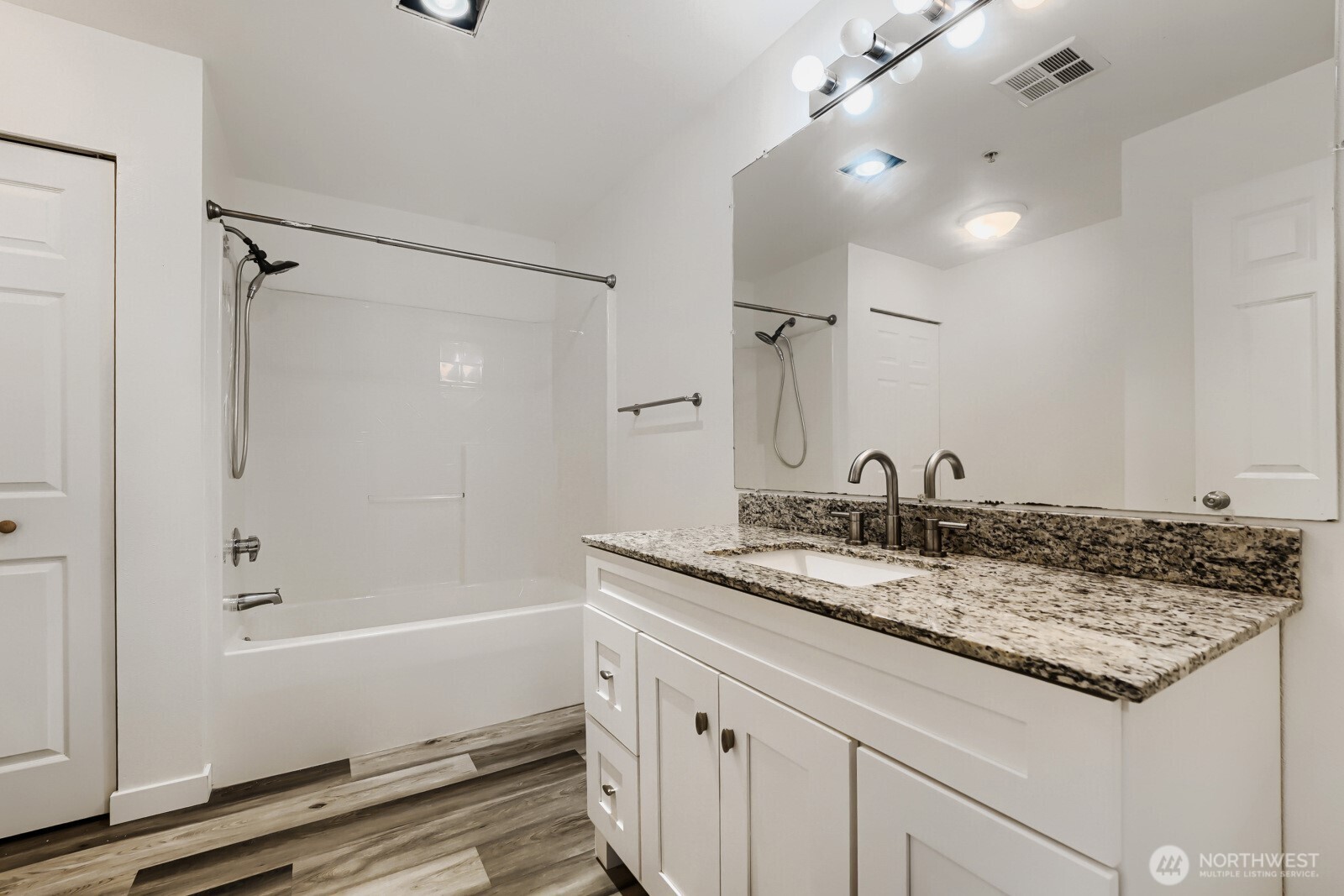 22122 41st Avenue S #304, Kent, WA 98032