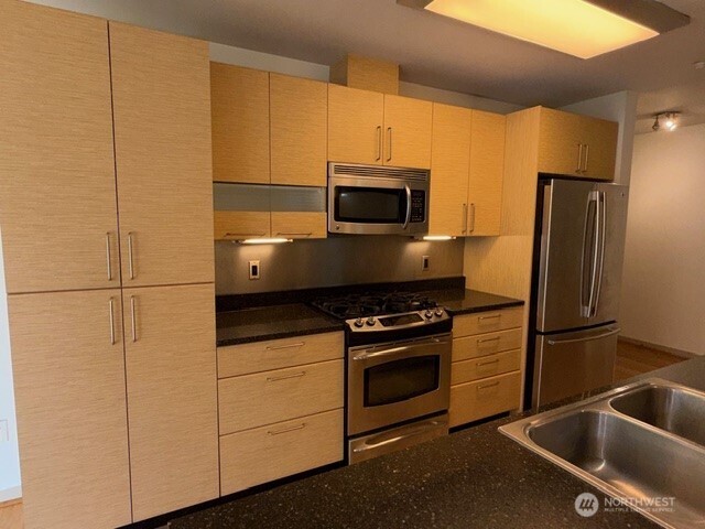 1530 NW Market Street #605, Seattle, WA 98107