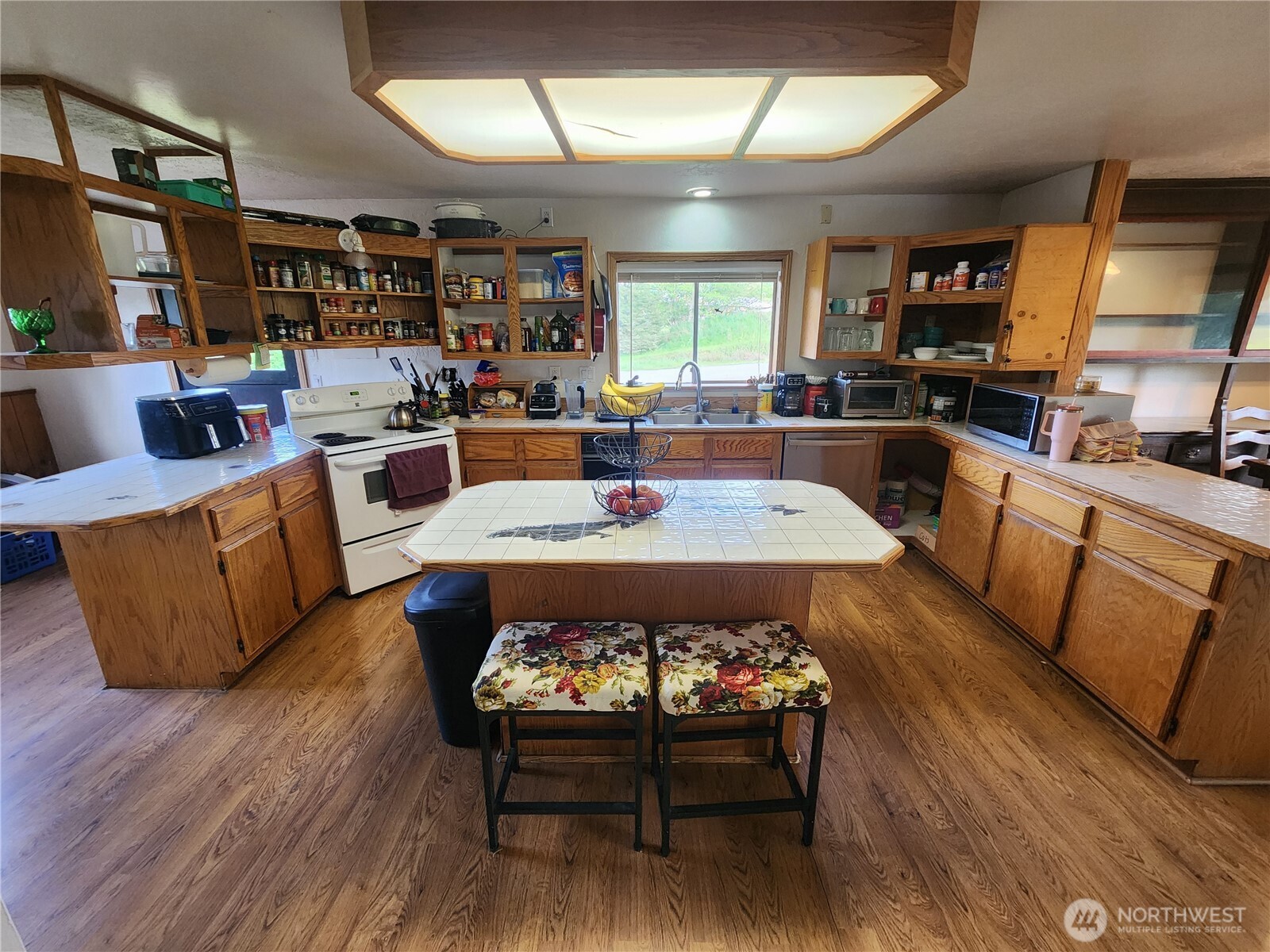 663 Whiskey Creek Beach Road , Port Angeles, WA 98363