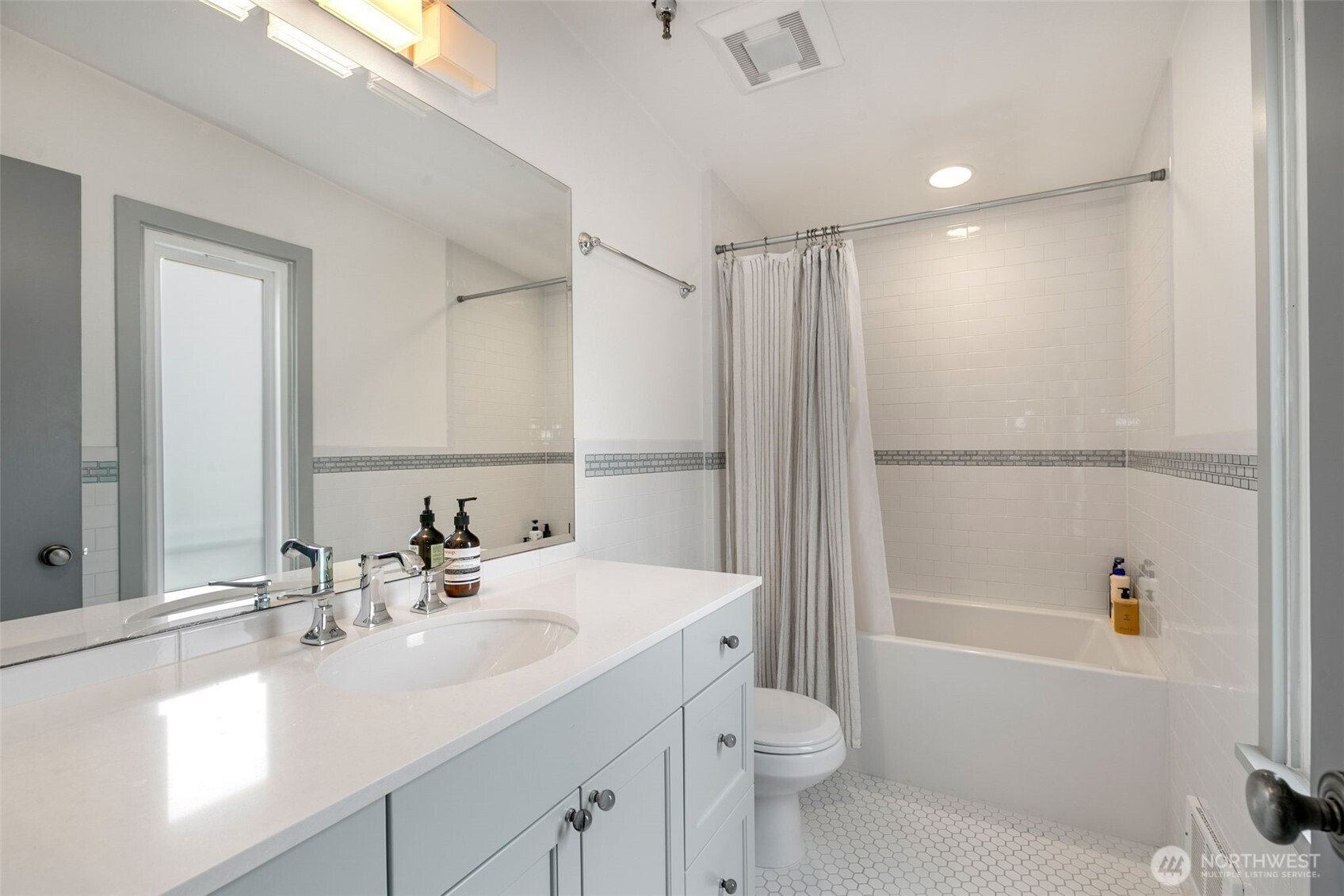 1406 Harvard Avenue #10, Seattle, WA 98122