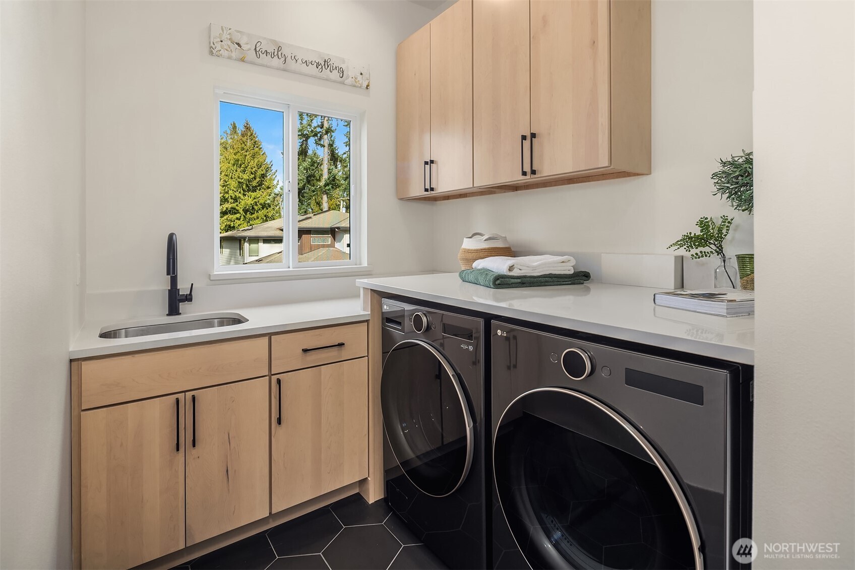 12226 NE 70th Street , Kirkland, WA 98033