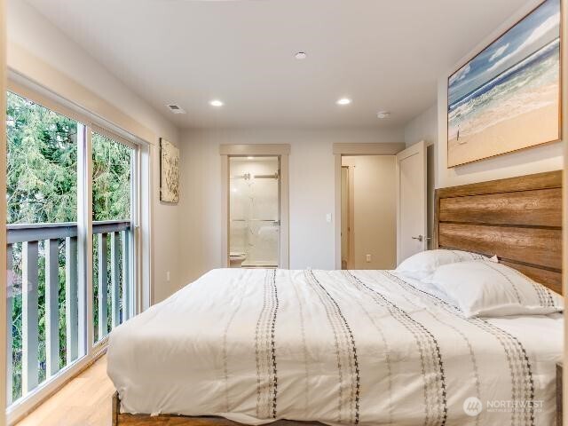 13716 30 Avenue NE #B, Seattle, WA 98125