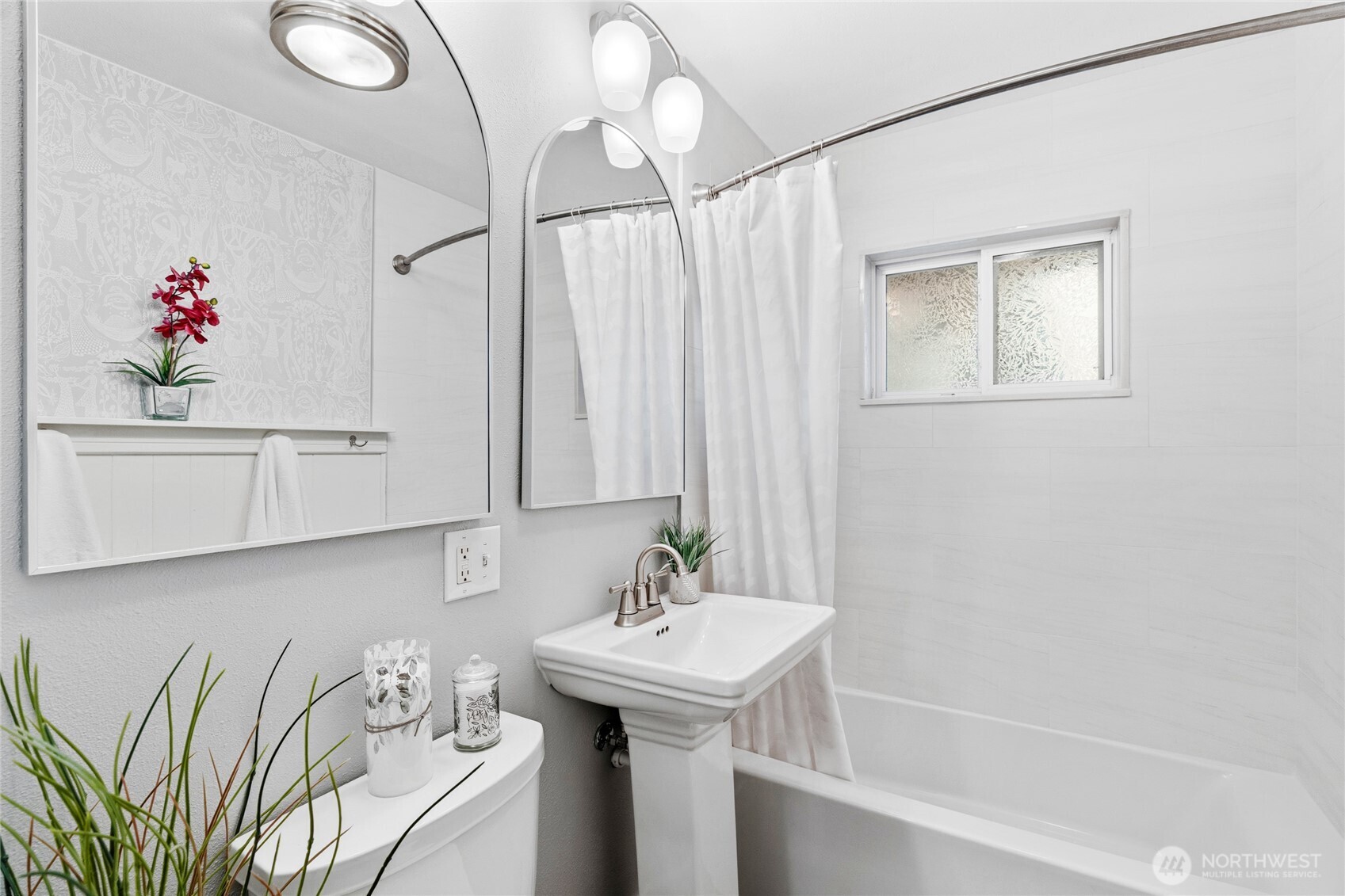 2300 NE 8th Place , Renton, WA 98056