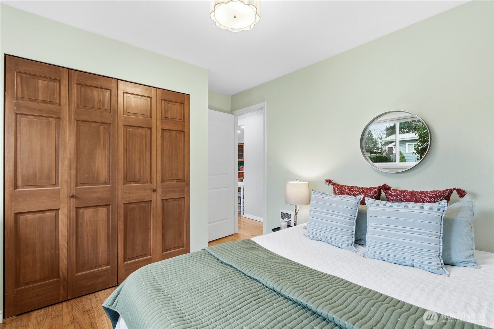 2300 NE 8th Place , Renton, WA 98056