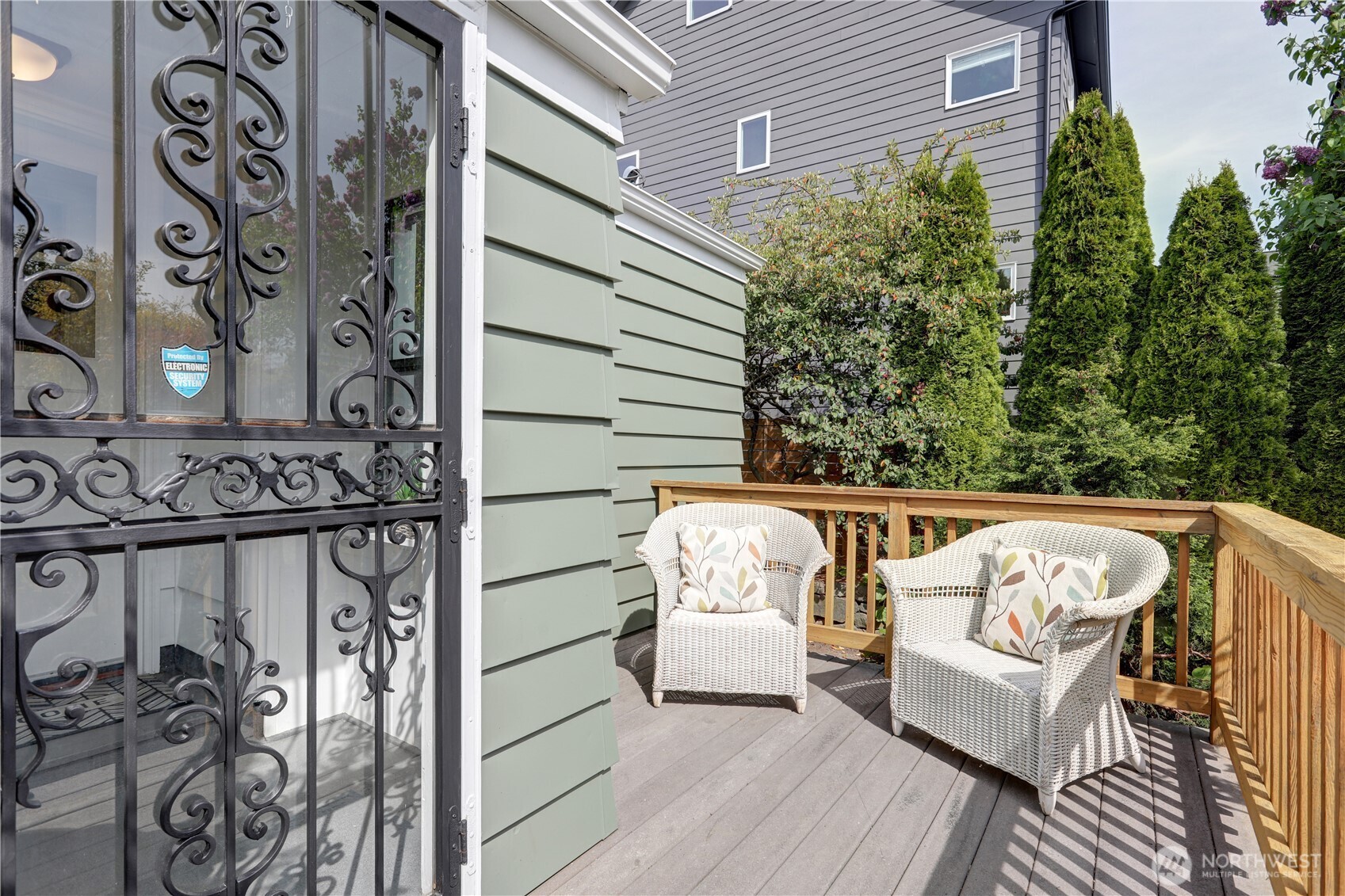 7504 27th Avenue NW, Seattle, WA 98117