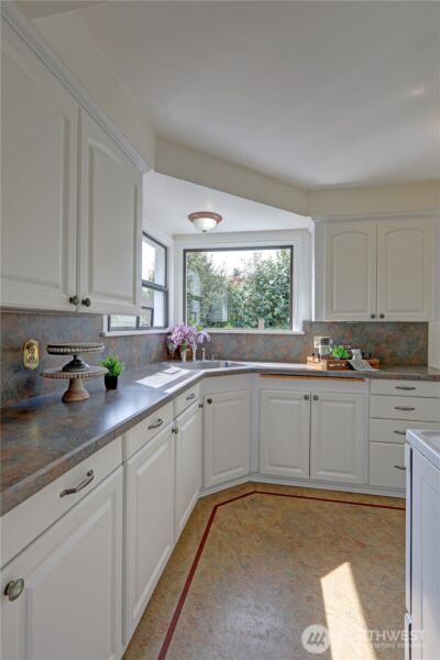 7504 27th Avenue NW, Seattle, WA 98117 - Photo 16