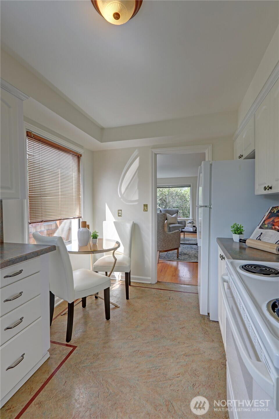 7504 27th Avenue NW, Seattle, WA 98117