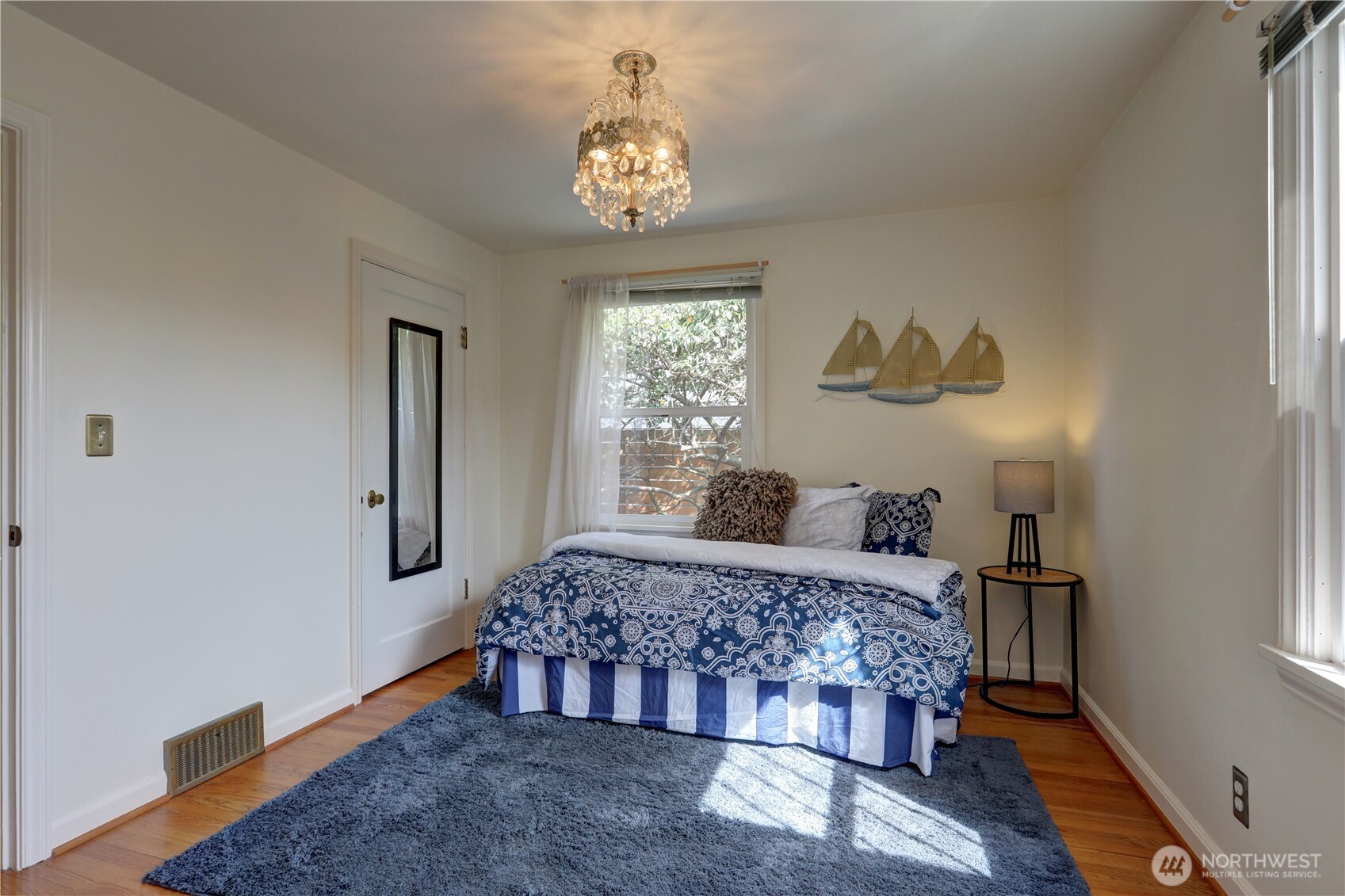 7504 27th Avenue NW, Seattle, WA 98117