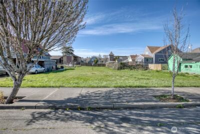 410 6th Street , Hoquiam, WA 98550