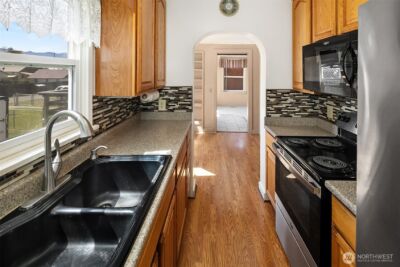 109 W 3rd Street , Cle Elum, WA 98922 - Photo 4